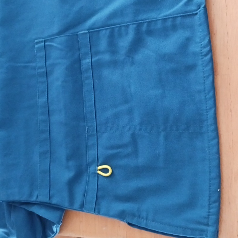 Scrub top - Picture 2 of 5